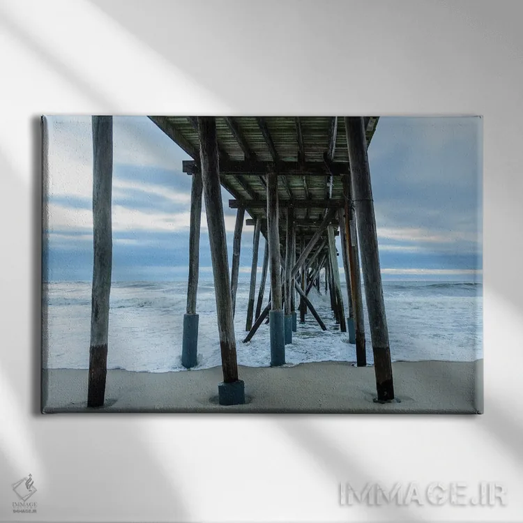 تابلو در زیر اثر دیوید گارباورر - نمای روبهرو روی دیوار