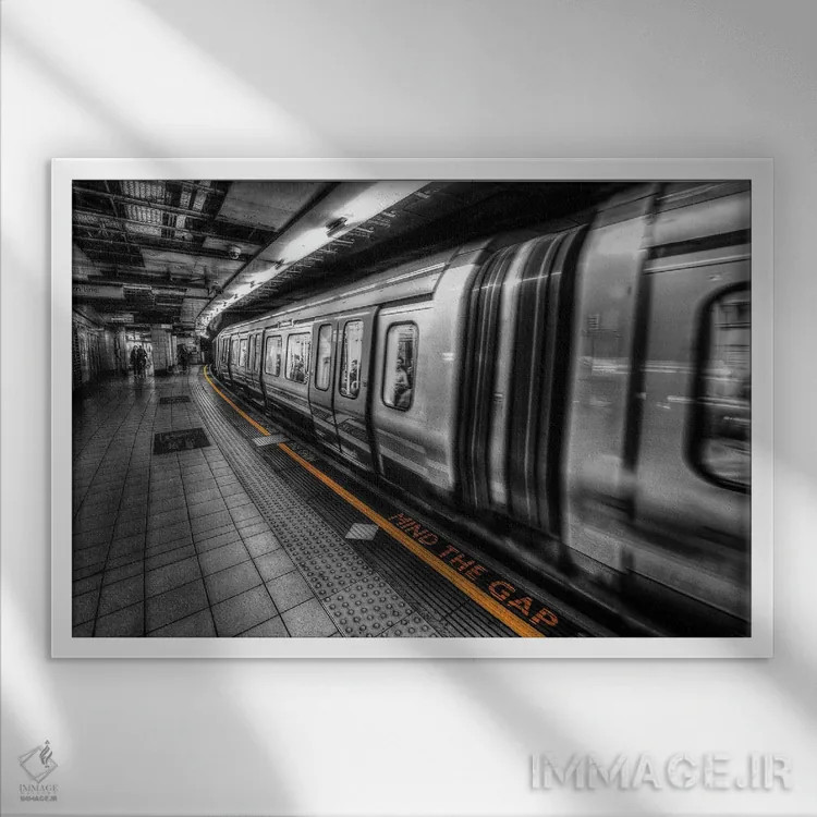 تابلو احتیاط فاصله اثر دیوید گارباورر - نمای قابدار سفید