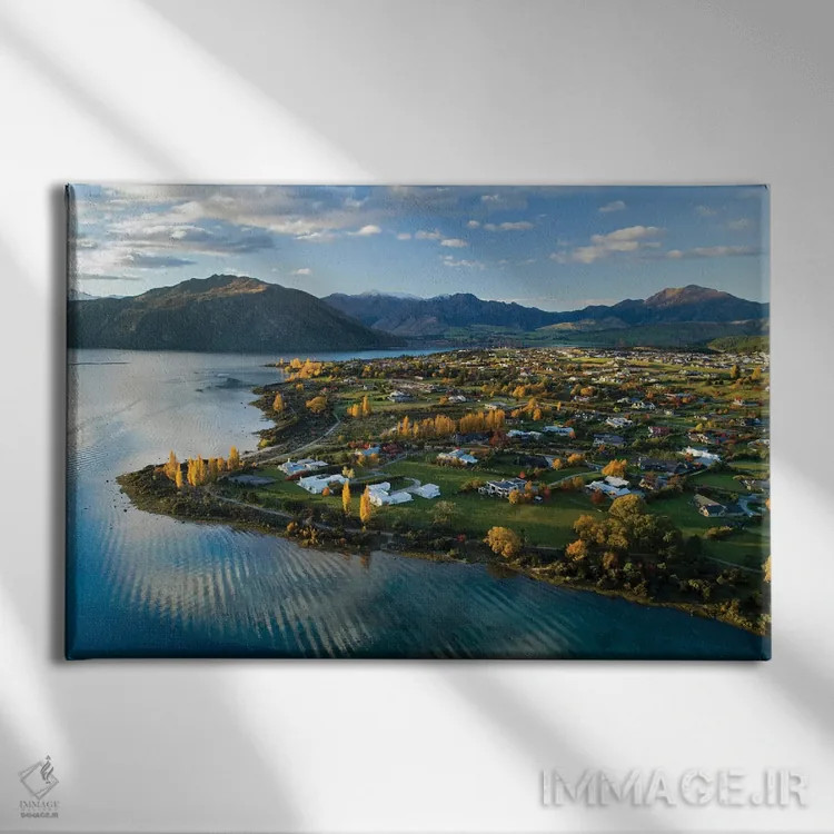 تابلو شهر واناکا و دریاچه واناکا در پاییز، اوتاگو، جزیره جنوبی، نیوزیلند اثر دیوید وال - نمای روبهرو روی دیوار
