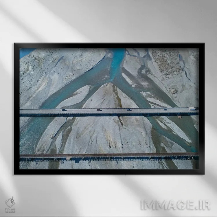 تابلو پلهای جادهای و ریلی بر فراز رودخانه رکایا، رکایا، مید کنتربری، جزیره جنوبی، نیوزیلند اثر دیوید وال - نمای قابدار مشکی