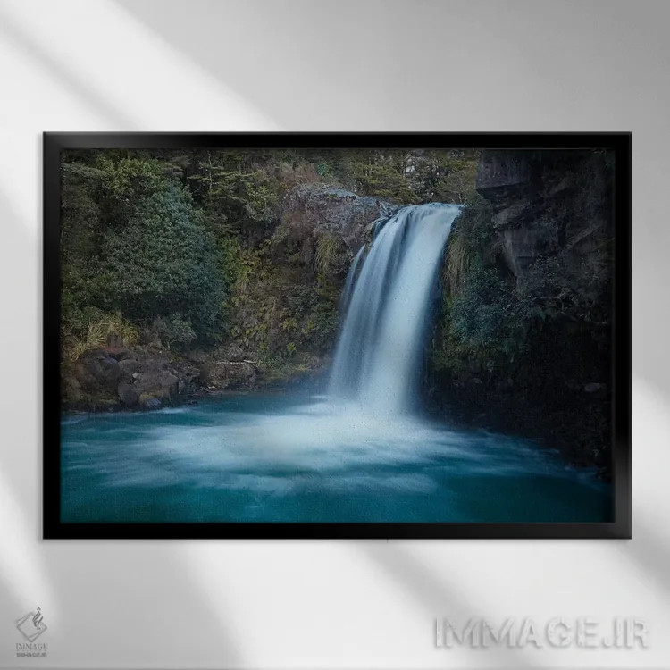 تابلو آبشار تاوهائی، رودخانه واکاپاپانویی، پارک ملی تونگاریر، فلات مرکزی، جزیره شمالی، نیوزیلند اثر دیوید وال - نمای قابدار مشکی