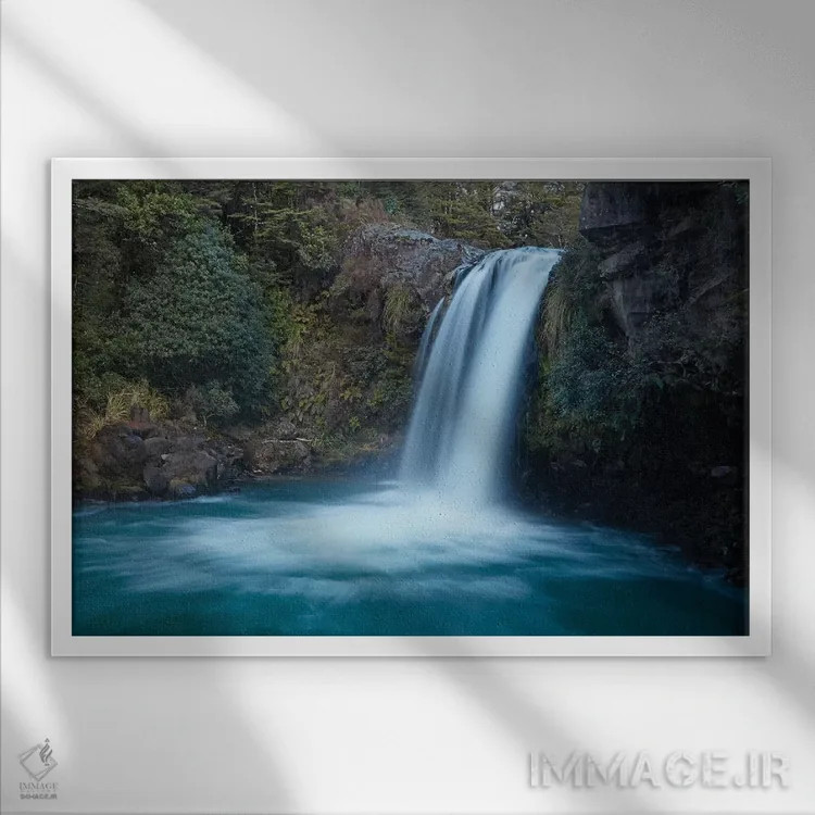 تابلو آبشار تاوهائی، رودخانه واکاپاپانویی، پارک ملی تونگاریر، فلات مرکزی، جزیره شمالی، نیوزیلند اثر دیوید وال - نمای قابدار سفید