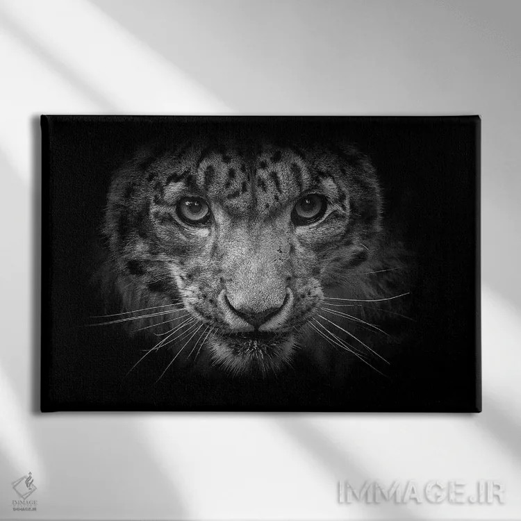 تابلو پلنگ برفی در سیاه و سفید اثر دیوید وولَن - نمای روبهرو روی دیوار