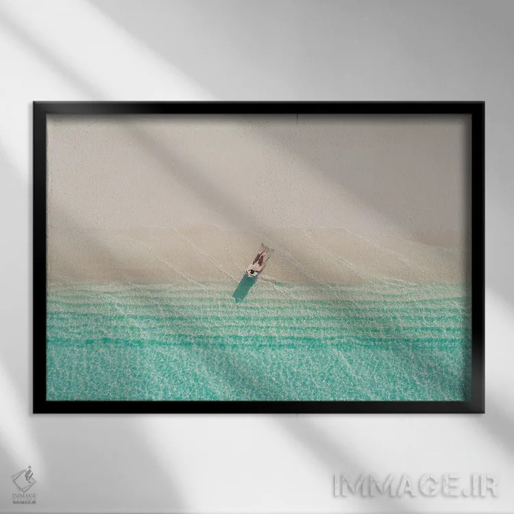 تابلو روزهای ساحلی اثر دیلان واکر - نمای قابدار مشکی