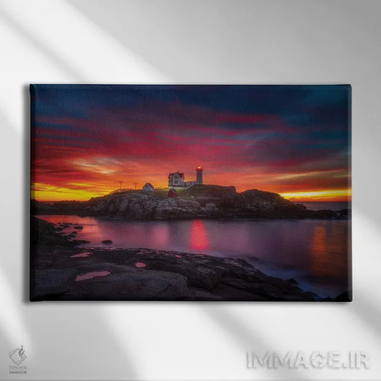 تابلو طلوع آفتاب بر فانوس دریایی نابل اثر دارن وایت فوتوگرافی (عکاس) - نمای روبهرو روی دیوار