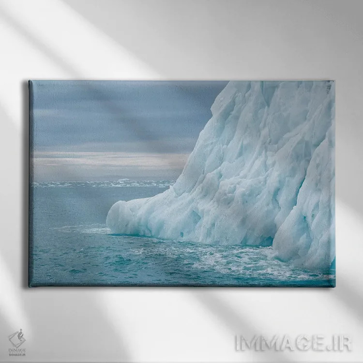 تابلو سوالبارد، جزیره نوردائوستلاندت. قطعات رنگارنگ یخ از یخچال جدا شدهاند اثر الن گاف - نمای روبهرو روی دیوار