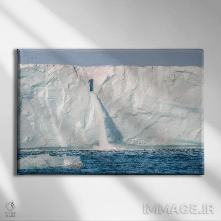 تابلو سوالبارد، جزیره نوردائوستلاندت. آبشارهایی که از یخچال در حال ذوب سرازیر میشوند اثر الن گاف - نمای روبهرو روی دیوار