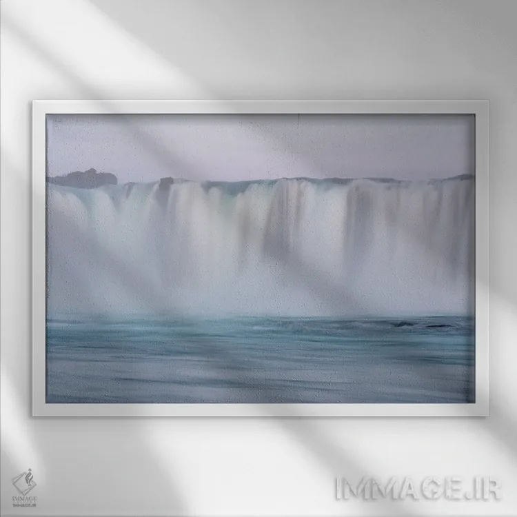 تابلو ایسلند، آبشار گودافوس. این آبشار بیش از ۳۰ متر امتداد دارد با چنباور آبشار کوچکتر در گوشهها اثر الن گاف - نمای قابدار سفید