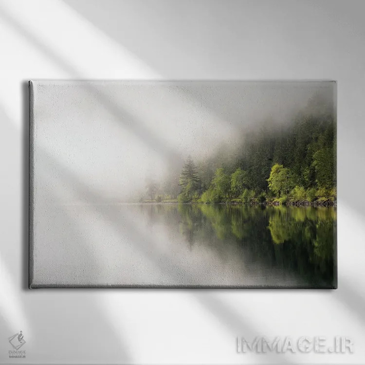 تابلو آمریکا، ایالت واشنگتن، پارک ملی المپیک، دریاچه کرسنت. مه بخشی از دریاچه کرسنت را پوشانده است اثر الن گاف - نمای روبهرو روی دیوار