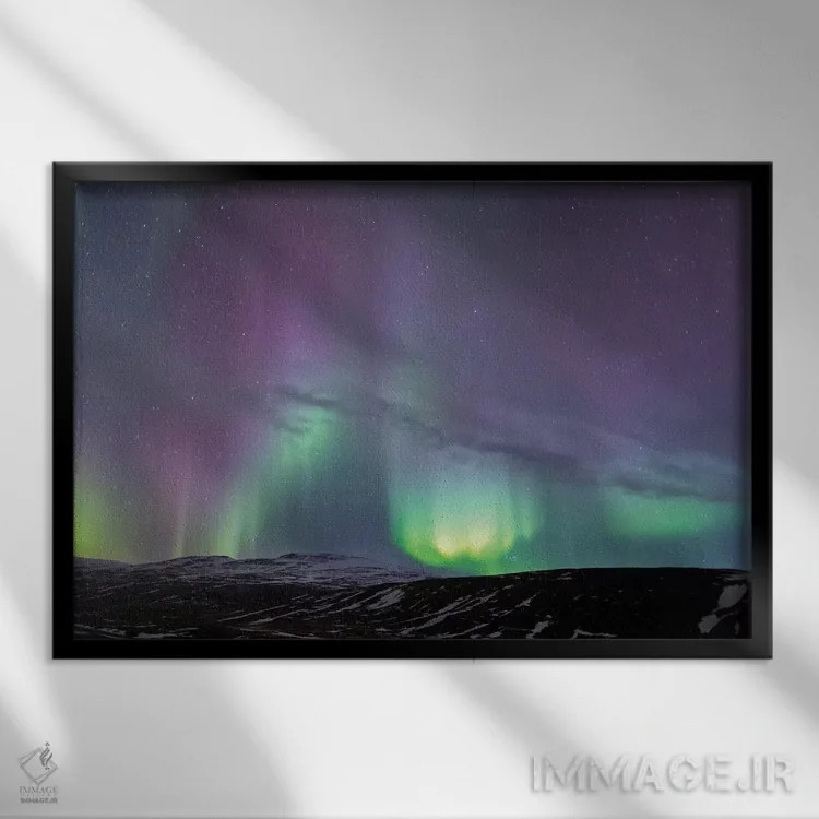 تابلو ایسلند، آکوریری. شفق قطبی در حال درخشش I اثر الن گاف - نمای قابدار مشکی