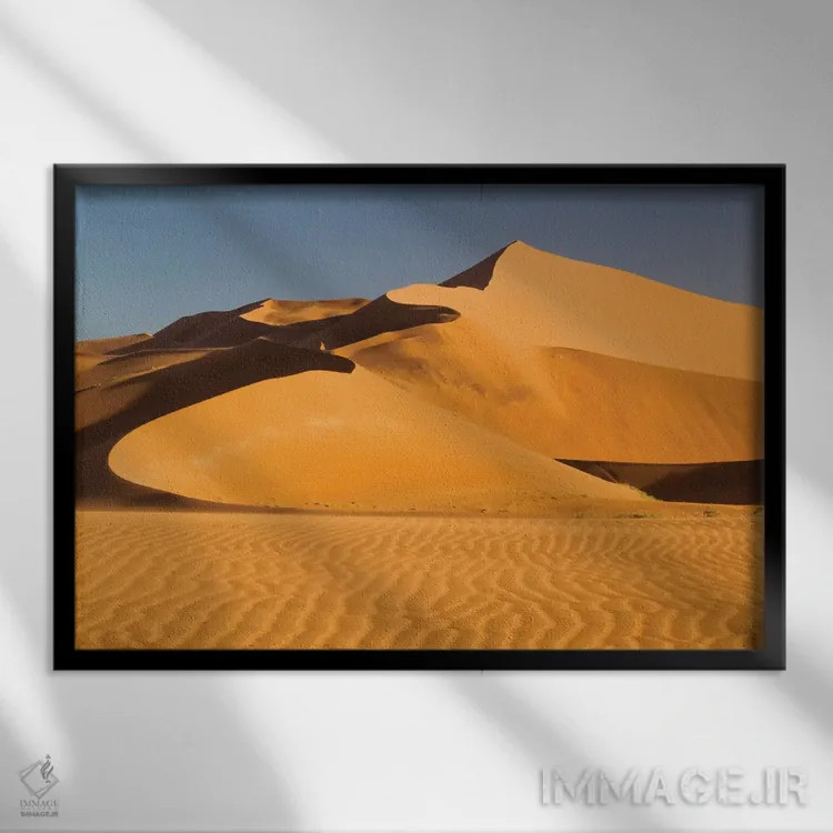 تابلو نامیبیا، پارک ملی نامیب-ناوکلوت، سوسسولی. تپههای ماسهای قرمز تماشایی اثر الن گاف - نمای قابدار مشکی