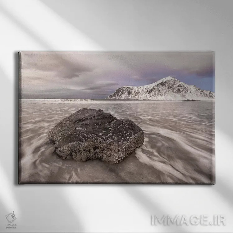 تابلو نروژ، لوفوتن. ساحل در کرانه جنوبی جزیره موسکنس الگوهای زیبایی ایجاد میکند اثر الن گاف - نمای روبهرو روی دیوار