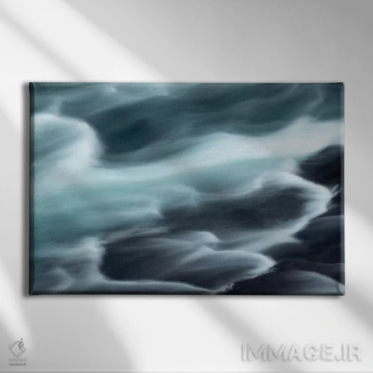 تابلو ایسلند، هراونفوسار، رود هویتا. رودخانه هویتا با جریان سریع، با استفاده از سرعت شاتر پایین الگوهای زیبایی ایجاد میکند. اثر الن گاف - نمای روبهرو روی دیوار