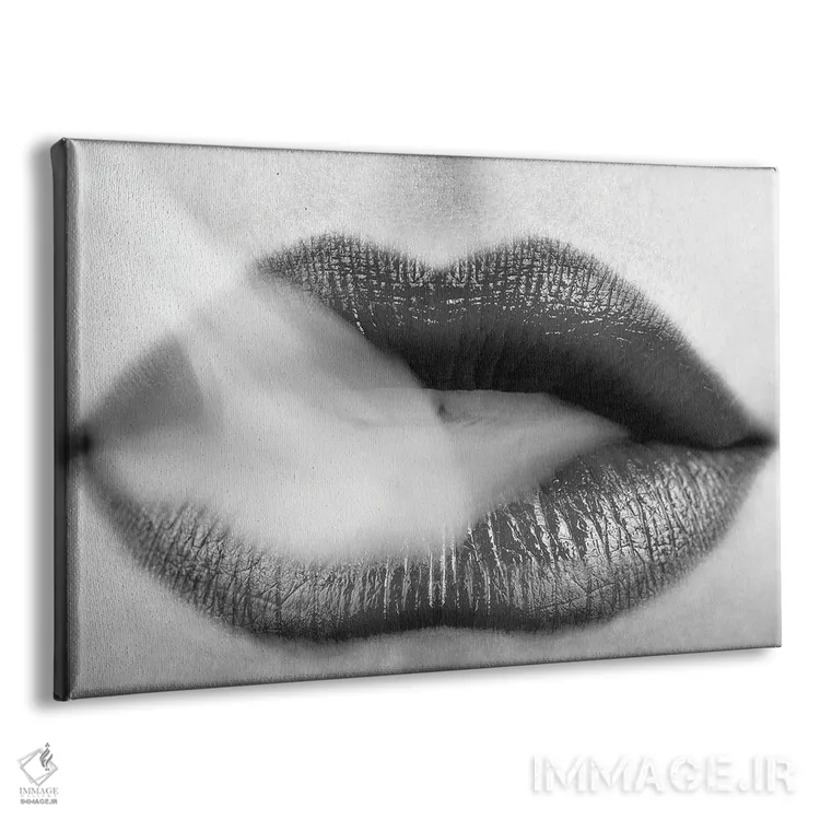 تابلو دکوراتیو رژ لب سیاه و دود در حال دمیدن