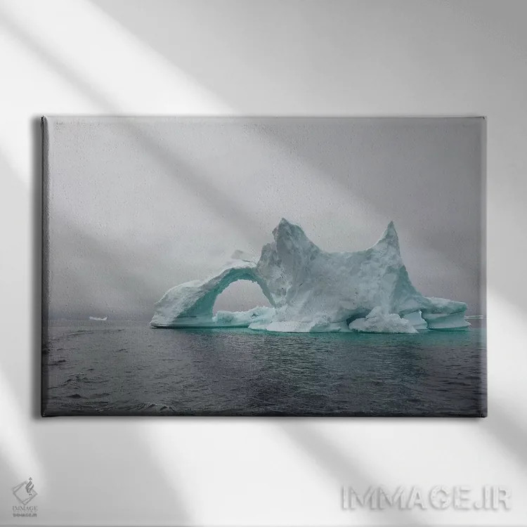 تابلو کوه یخ عجیب در خلیج دیسکو اثر المر وایس - نمای روبهرو روی دیوار