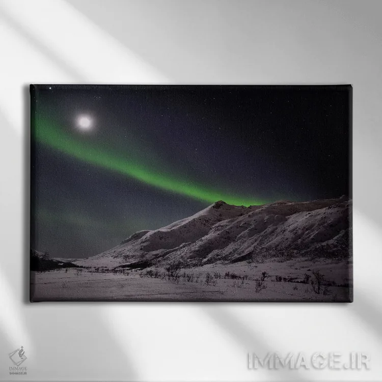 تابلو ماه کامل و شفق قطبی اثر المر وایس - نمای روبهرو روی دیوار