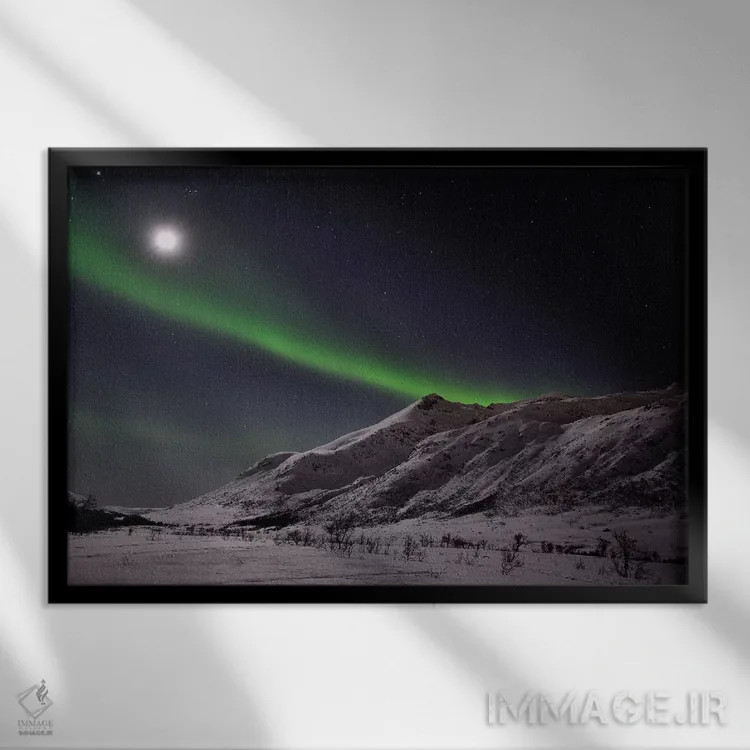 تابلو ماه کامل و شفق قطبی اثر المر وایس - نمای قابدار مشکی