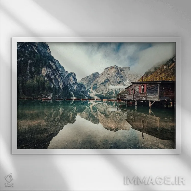 تابلو دریاچه بریس (ایتالیا) اثر مانجیک پیکچرز (استودیو عکاسی یا فیلمسازی) - نمای قابدار سفید