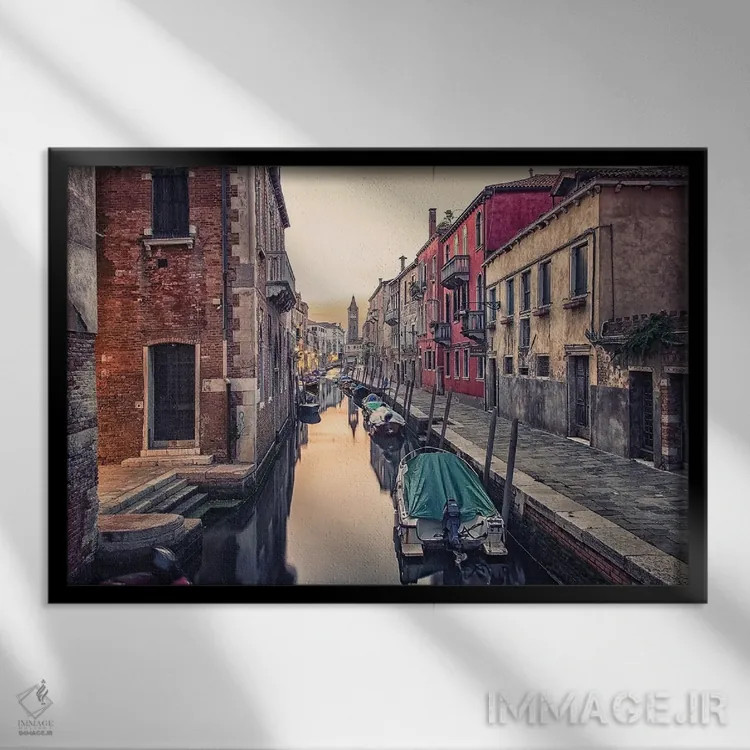 تابلو نمای خیابان در ونیز اثر مانجیک پیکچرز (استودیو عکاسی یا فیلمسازی) - نمای قابدار مشکی