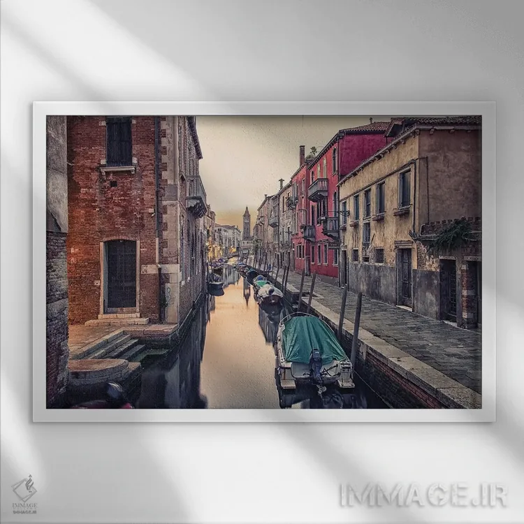 تابلو نمای خیابان در ونیز اثر مانجیک پیکچرز (استودیو عکاسی یا فیلمسازی) - نمای قابدار سفید