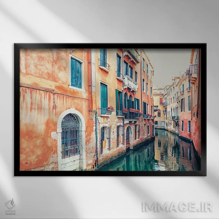 تابلو ونیز پنهان اثر مانجیک پیکچرز (استودیو عکاسی یا فیلمسازی) - نمای قابدار مشکی