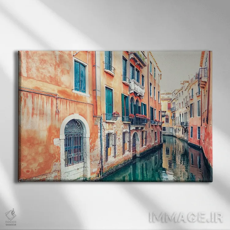 تابلو ونیز پنهان اثر مانجیک پیکچرز (استودیو عکاسی یا فیلمسازی) - نمای روبهرو روی دیوار