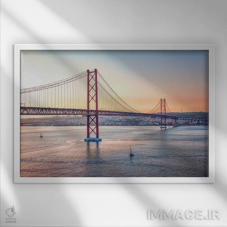 تابلو پل ۲۵ آوریل (لیسبون) اثر مانجیک پیکچرز (استودیو عکاسی یا فیلمسازی) - نمای قابدار سفید