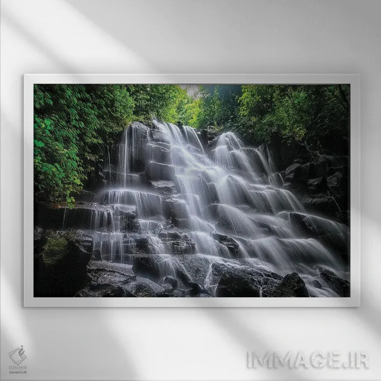 تابلو آبشار کانتو لامپو (بالی) اثر مانجیک پیکچرز (استودیو عکاسی یا فیلمسازی) - نمای قابدار سفید