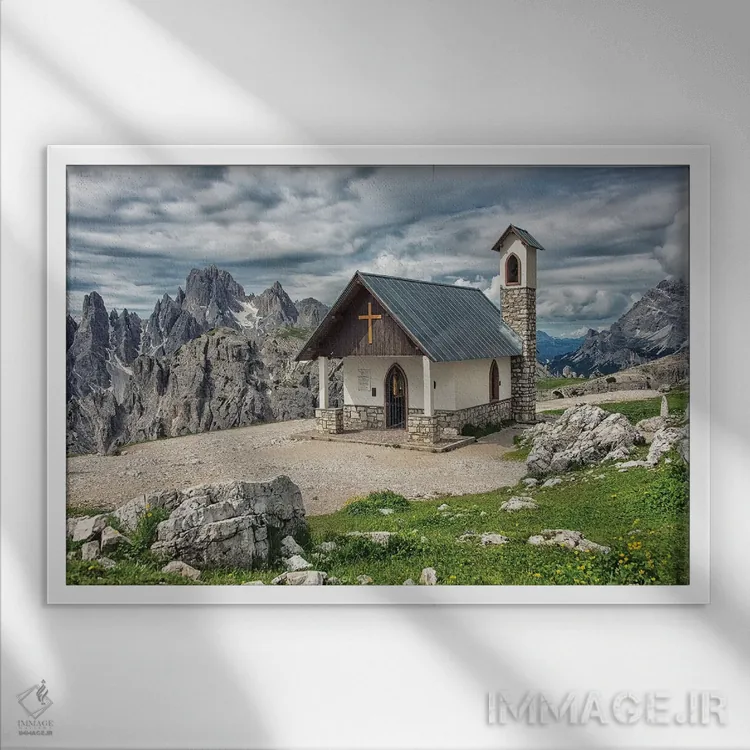 تابلو کلیسا اثر مانجیک پیکچرز (استودیو عکاسی یا فیلمسازی) - نمای قابدار سفید