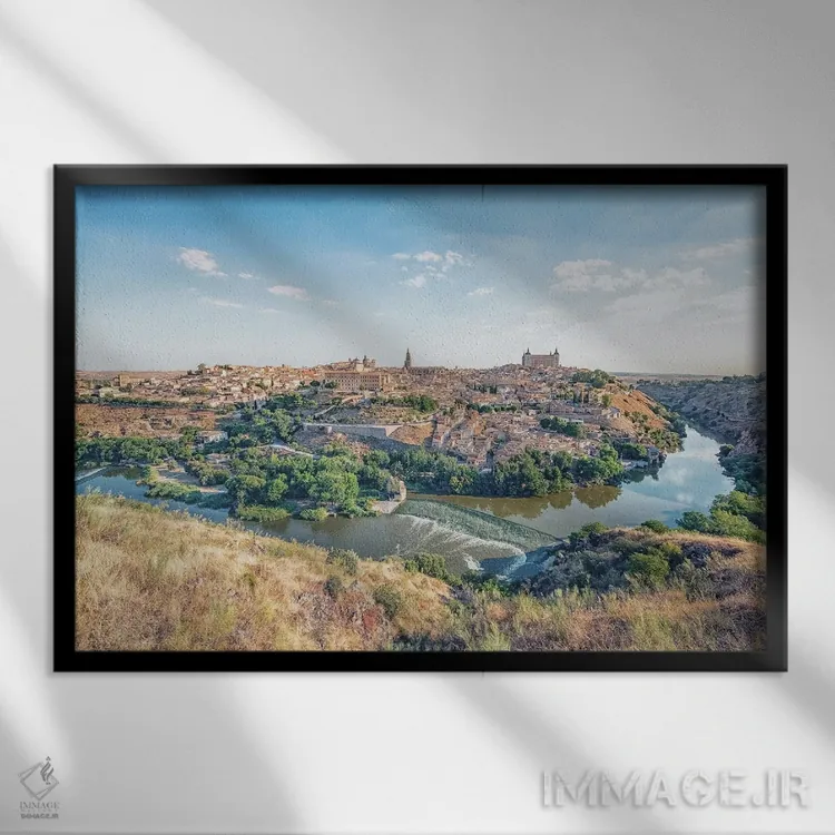 تابلو تولدو (اسپانیا) اثر مانجیک پیکچرز (استودیو عکاسی یا فیلمسازی) - نمای قابدار مشکی