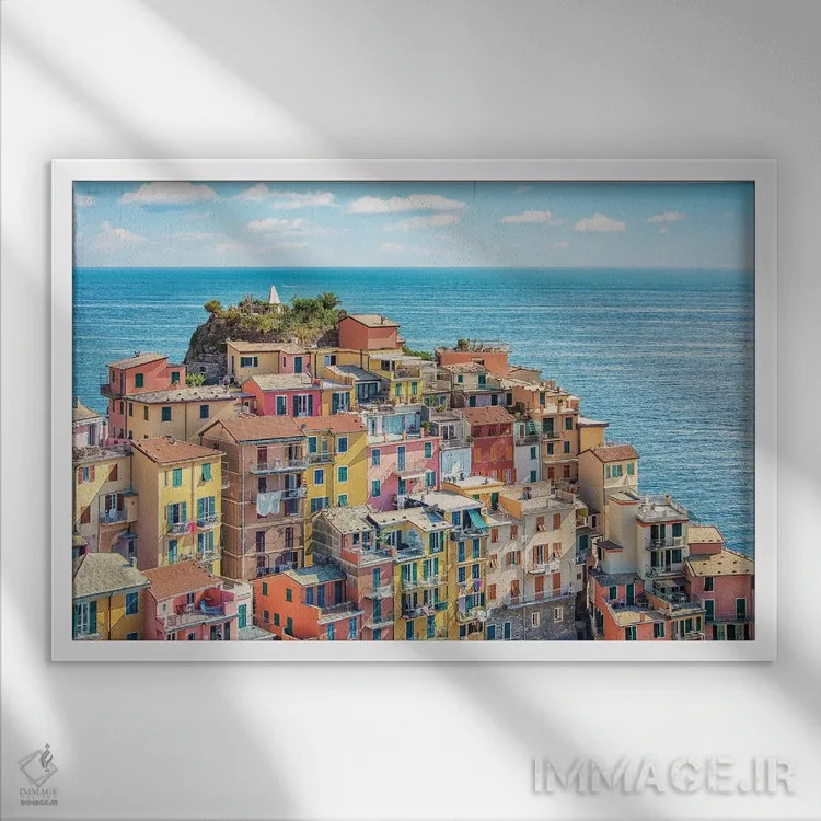 تابلو شهر مانارولا (ایتالیا) اثر مانجیک پیکچرز (استودیو عکاسی یا فیلمسازی) - نمای قابدار سفید