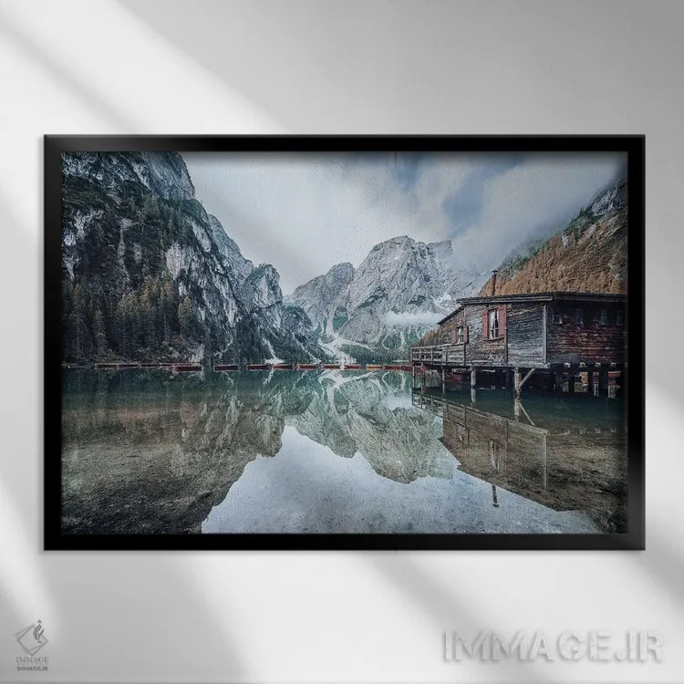 تابلو دریاچه کوهستانی دولومیتها اثر مانجیک پیکچرز (استودیو عکاسی یا فیلمسازی) - نمای قابدار مشکی