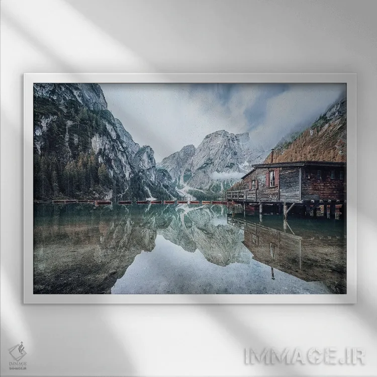 تابلو دریاچه کوهستانی دولومیتها اثر مانجیک پیکچرز (استودیو عکاسی یا فیلمسازی) - نمای قابدار سفید