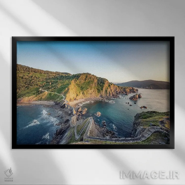 تابلو ساحل کشور باسک (اسپانیا) اثر مانجیک پیکچرز (استودیو عکاسی یا فیلمسازی) - نمای قابدار مشکی