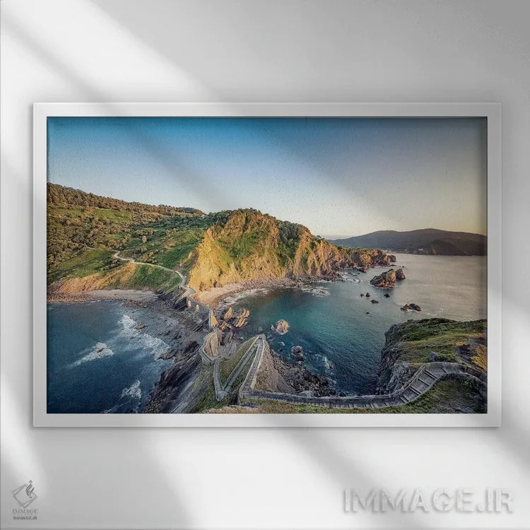 تابلو ساحل کشور باسک (اسپانیا) اثر مانجیک پیکچرز (استودیو عکاسی یا فیلمسازی) - نمای قابدار سفید