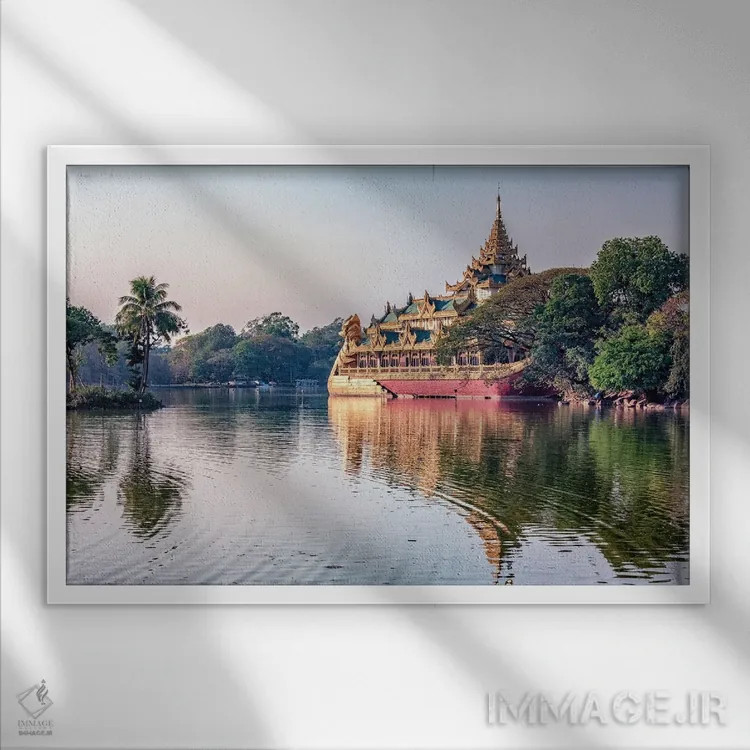 تابلو یانگون (پایتخت قدیمی میانمار) اثر مانجیک پیکچرز (استودیو عکاسی یا فیلمسازی) - نمای قابدار سفید