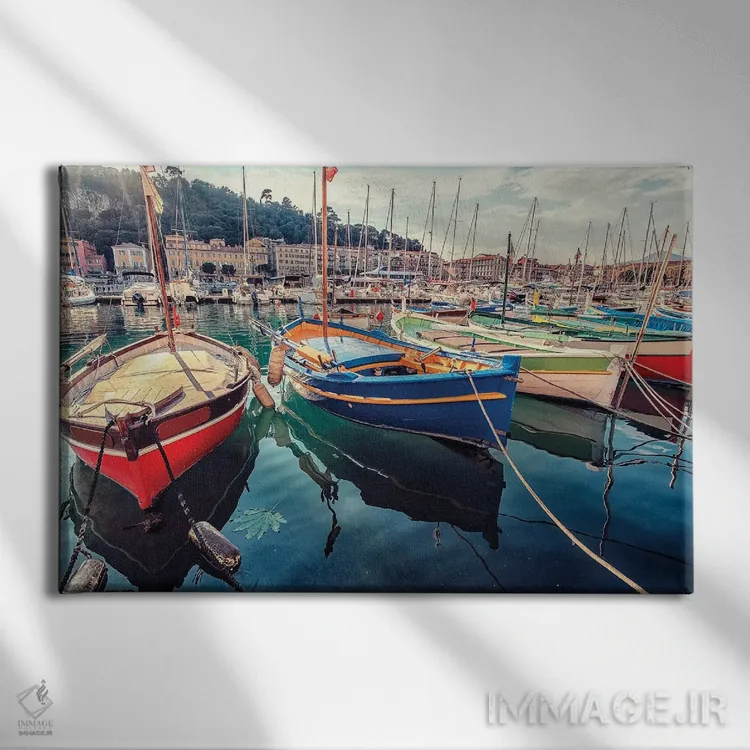 تابلو بندر ریویرا فرانسه اثر مانجیک پیکچرز (استودیو عکاسی یا فیلمسازی) - نمای روبهرو روی دیوار