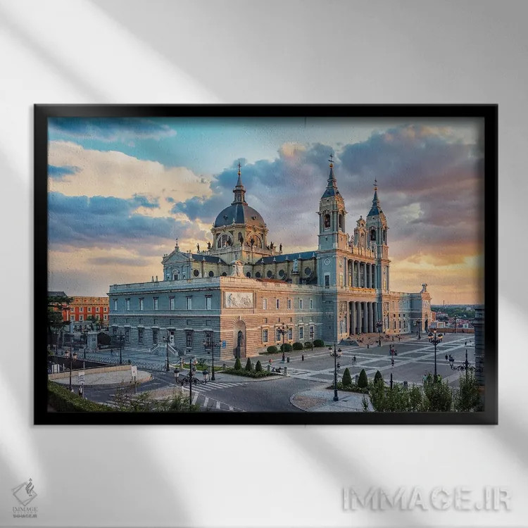 تابلو غروب مادرید اثر مانجیک پیکچرز (استودیو عکاسی یا فیلمسازی) - نمای قابدار مشکی