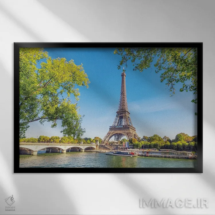 تابلو برج ایفل اثر مانجیک پیکچرز (استودیو عکاسی یا فیلمسازی) - نمای قابدار مشکی