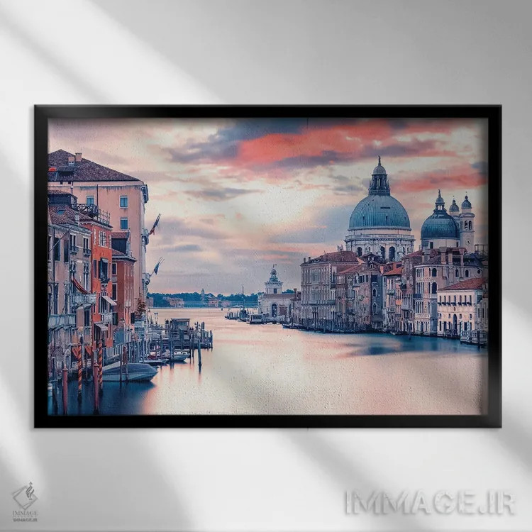 تابلو طلوع بر کانال بزرگ اثر مانجیک پیکچرز (استودیو عکاسی یا فیلمسازی) - نمای قابدار مشکی