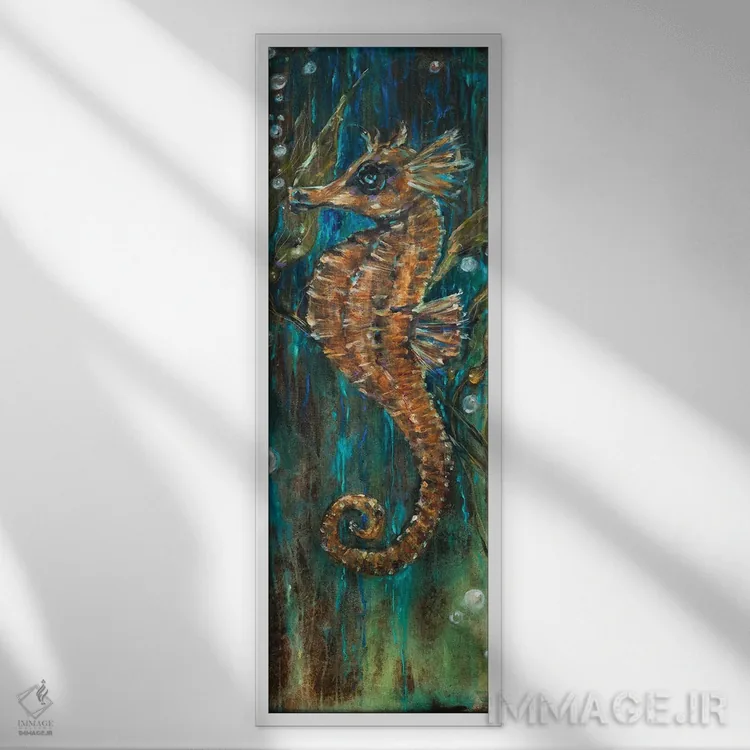 تابلو "اسب دریایی و جلبک" اثر لیندا اولسن - نمای قابدار سفید