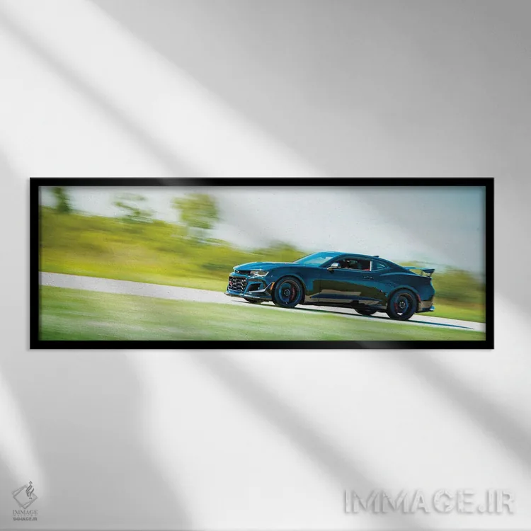 تابلو شورولت کاماروی آبی در حال حرکت اثر نیک ریو - نمای قابدار مشکی