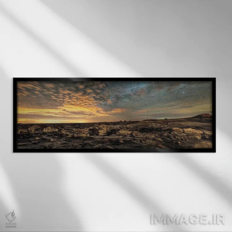 تابلو هودوهای بیستی بدلندز زیر شب پرستاره نیومکزیکو اثر اولنا آرت (استودیو هنری) - نمای قابدار مشکی