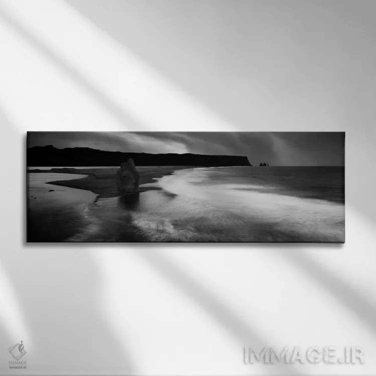 تابلو مرثیه دریا اثر مارتین چکادا - نمای روبهرو روی دیوار