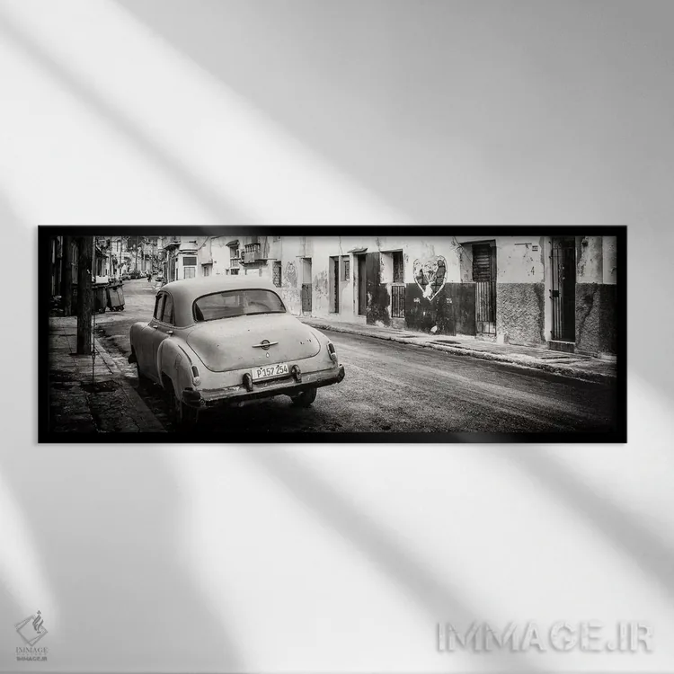 تابلو "خودروی کلاسیک در هاوانا به سیاه و سفید" اثر فیلیپ هوگونار - نمای قابدار مشکی