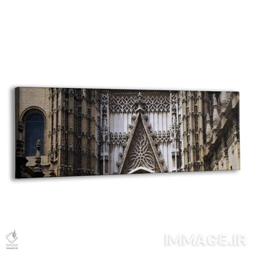 تابلو نمای نزدیک از یک کلیسای جامع، کلیسای جامع سویا، سویا، اسپانیا اثر پانورامیک ایمجز (استودیو عکاسی عریض) - نمای پرسپکتیو محصول