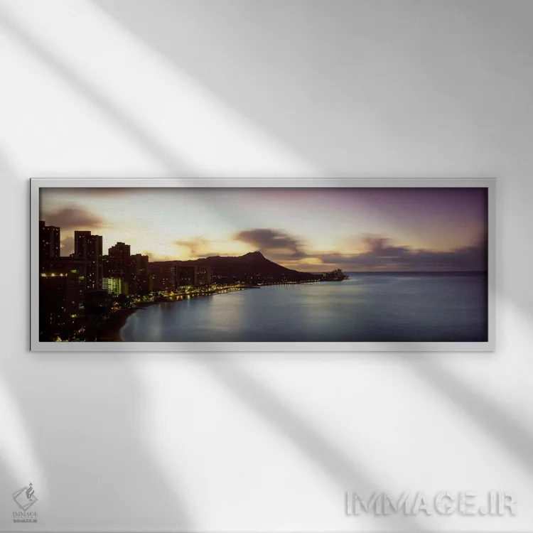 تابلو طلوع آفتاب در ساحل وایکیکی، هونولولو، هاوایی، ایالات متحده آمریکا اثر پانورامیک ایمجز (استودیو عکاسی عریض) - نمای قابدار سفید