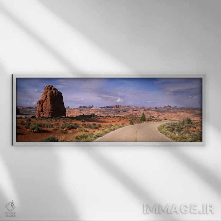 تابلو Arches National Park, Moab, UT, USA" - "برجهای دادگاه جادهای، پارک ملی آرچز، مواب، یوتا، ایالات متحده" اثر پانورامیک ایمجز (استودیو عکاسی عریض) - نمای قابدار سفید