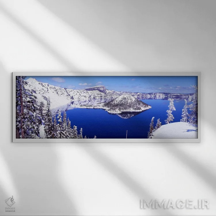 تابلو Oregon, Crater Lake National Park" - "ایالات متحده، اورگن، پارک ملی دریاچه دهانه آتشفشان" اثر پانورامیک ایمجز (استودیو عکاسی عریض) - نمای قابدار سفید