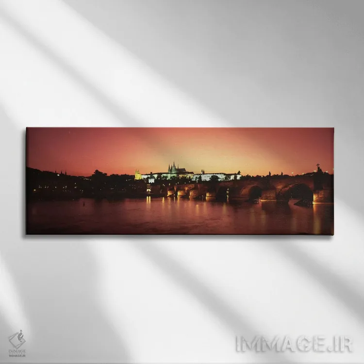تابلو Prague, Czech Republic" - "نمای شب از مناطق مالا استرانا و هاردچانی با پل چارلز در پیشزمینه، پراگ، جمهوری چک" اثر پانورامیک ایمجز (استودیو عکاسی عریض) - نمای روبهرو روی دیوار